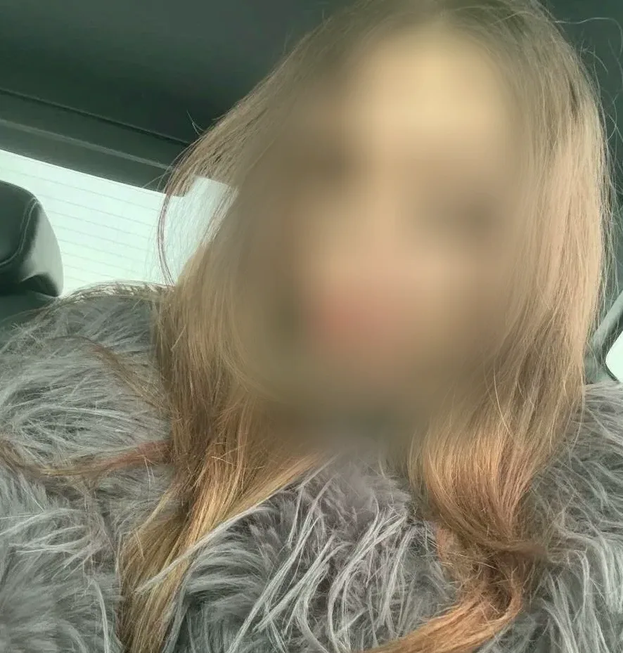 Angharad, 19