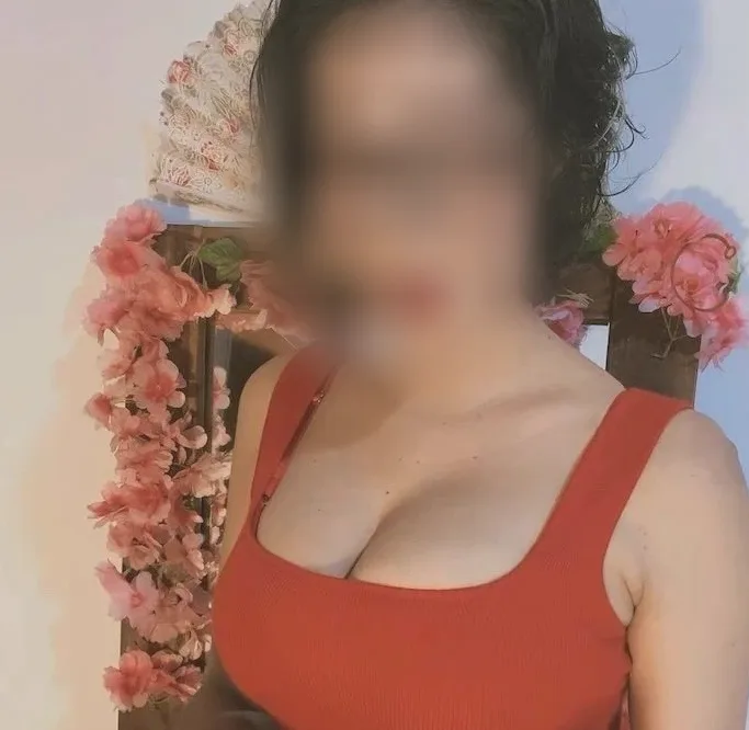 Anjali, 38