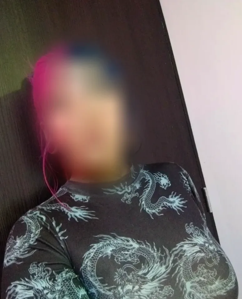 Caitlin, 32