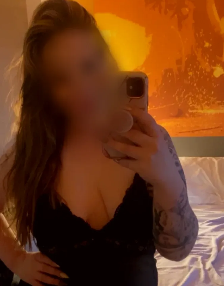 Courtney, 29