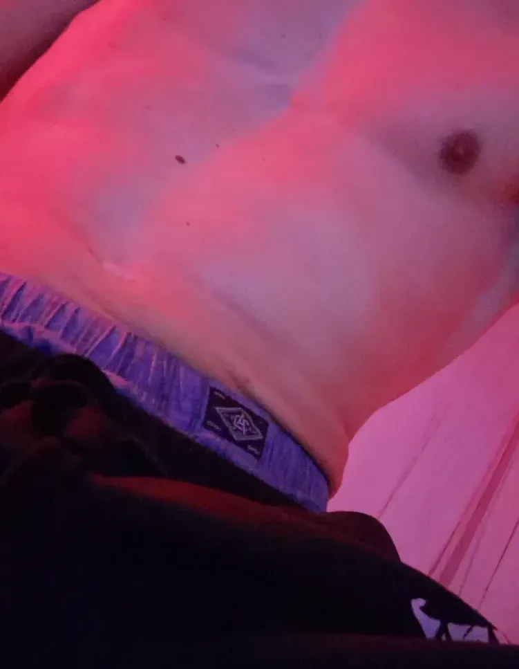 Laura, 26