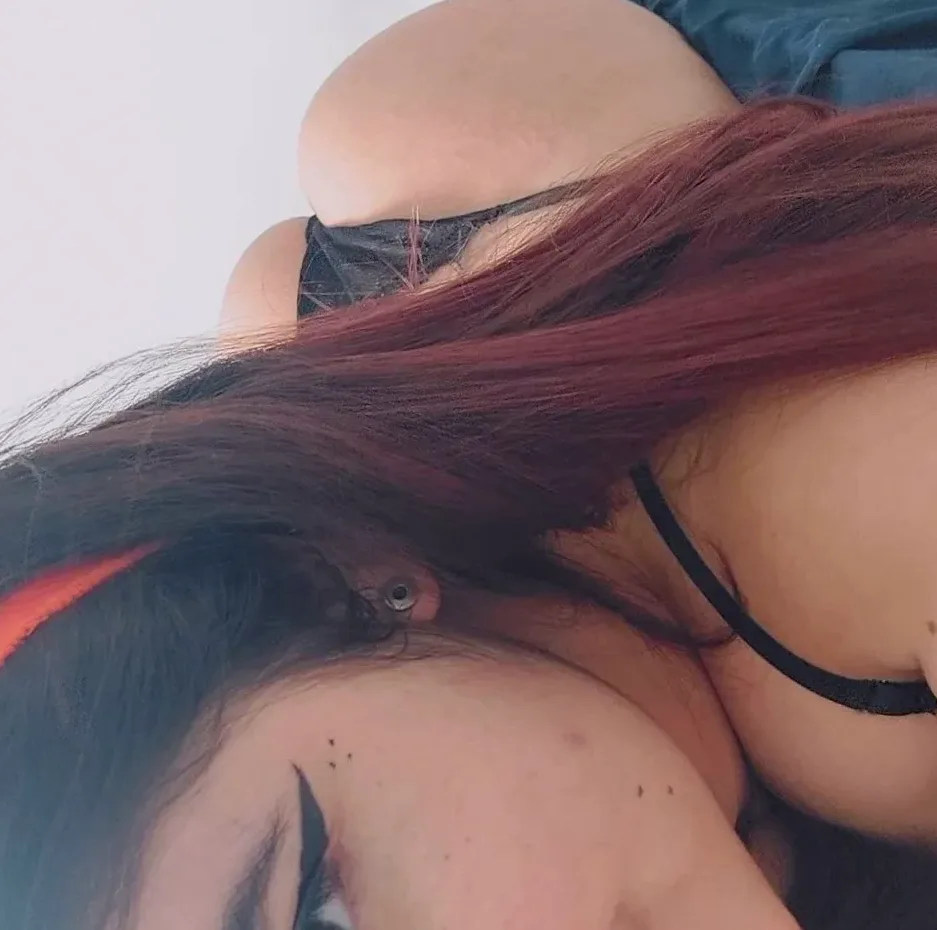 Millie, 22