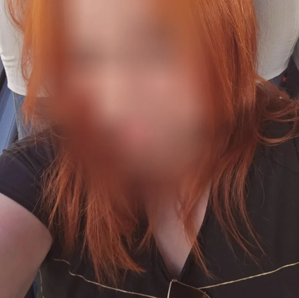 Yasmin, 25